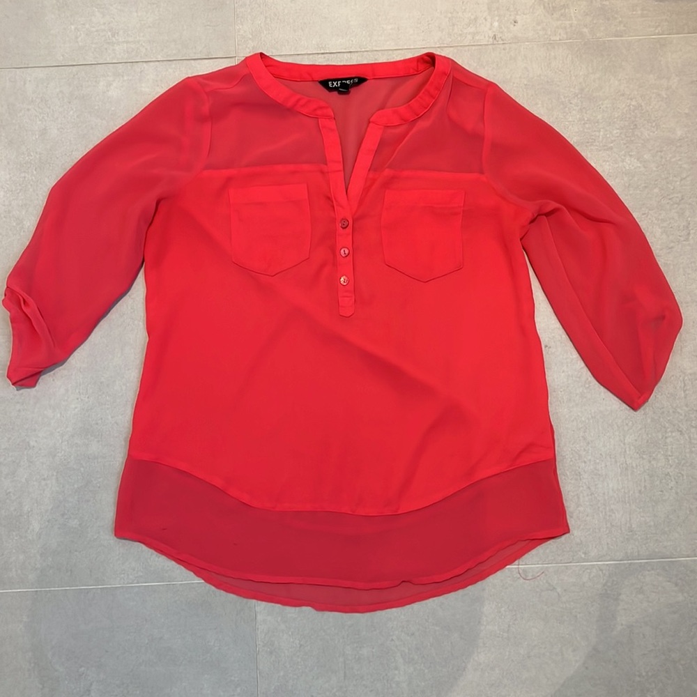 Express women size XS pink 3-button down blouse with front pockets transparency